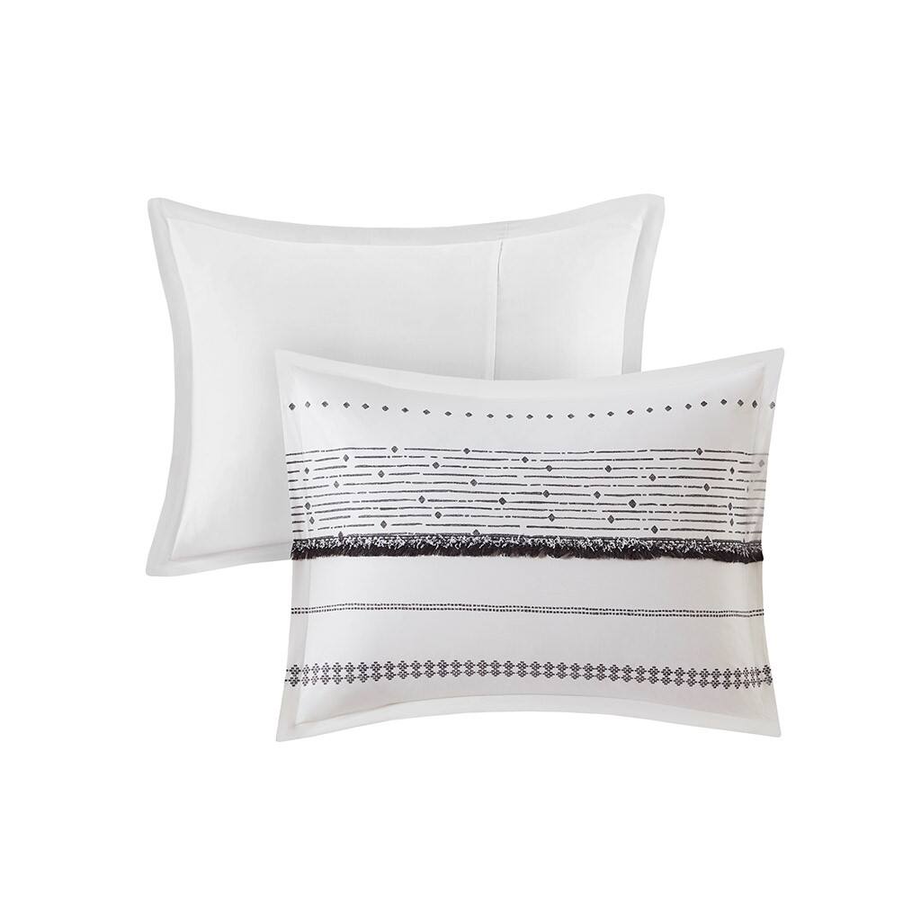 Alt View 4. Gracie Mills - Gracie Mills Hogan Boho Chic Cotton Duvet Cover Set with Tassels - Black/White.