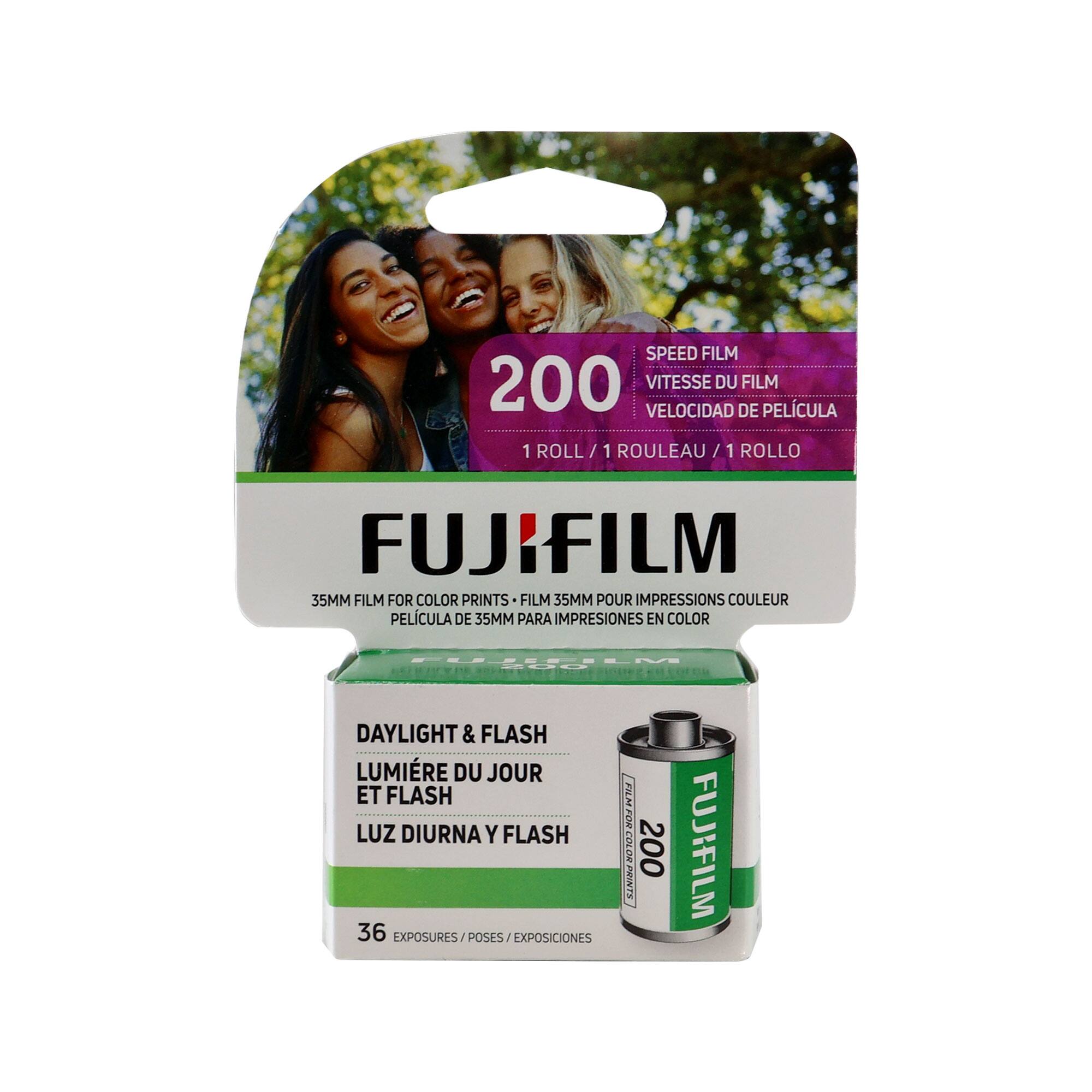 SPEED FILM  
200  
VITESSE DU FILM  
VELOCIDAD DE PELICULA  

1 ROLL / 1 ROULEAU / 1 ROLLO  

FUJIFILM  
35MM FILM FOR COLOR PRINTS  
FILM 35MM POUR IMPRESSIONS COULEUR  
PELICULA DE 35MM PARA IMPRESIONES EN COLOR  

DAYLIGHT & FLASH  
LUMIÈRE DU JOUR ET FLASH  
LUZ DIURNA Y FLASH  

36 EXPOSURES / POSES / EXPOSICIONES  

FUJIFILM