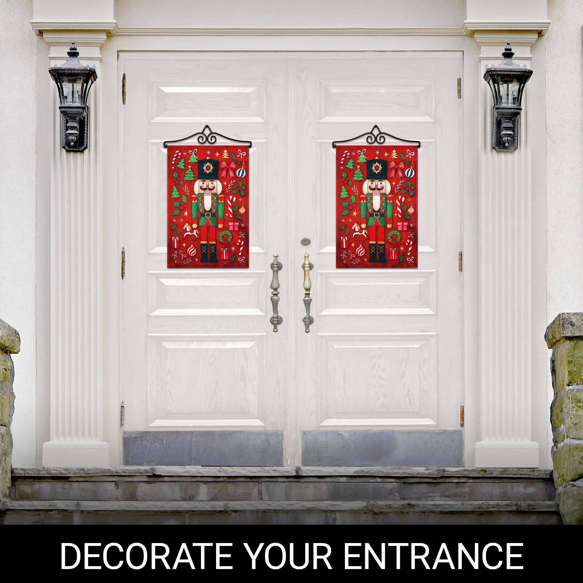 DECORATE YOUR ENTRANCE