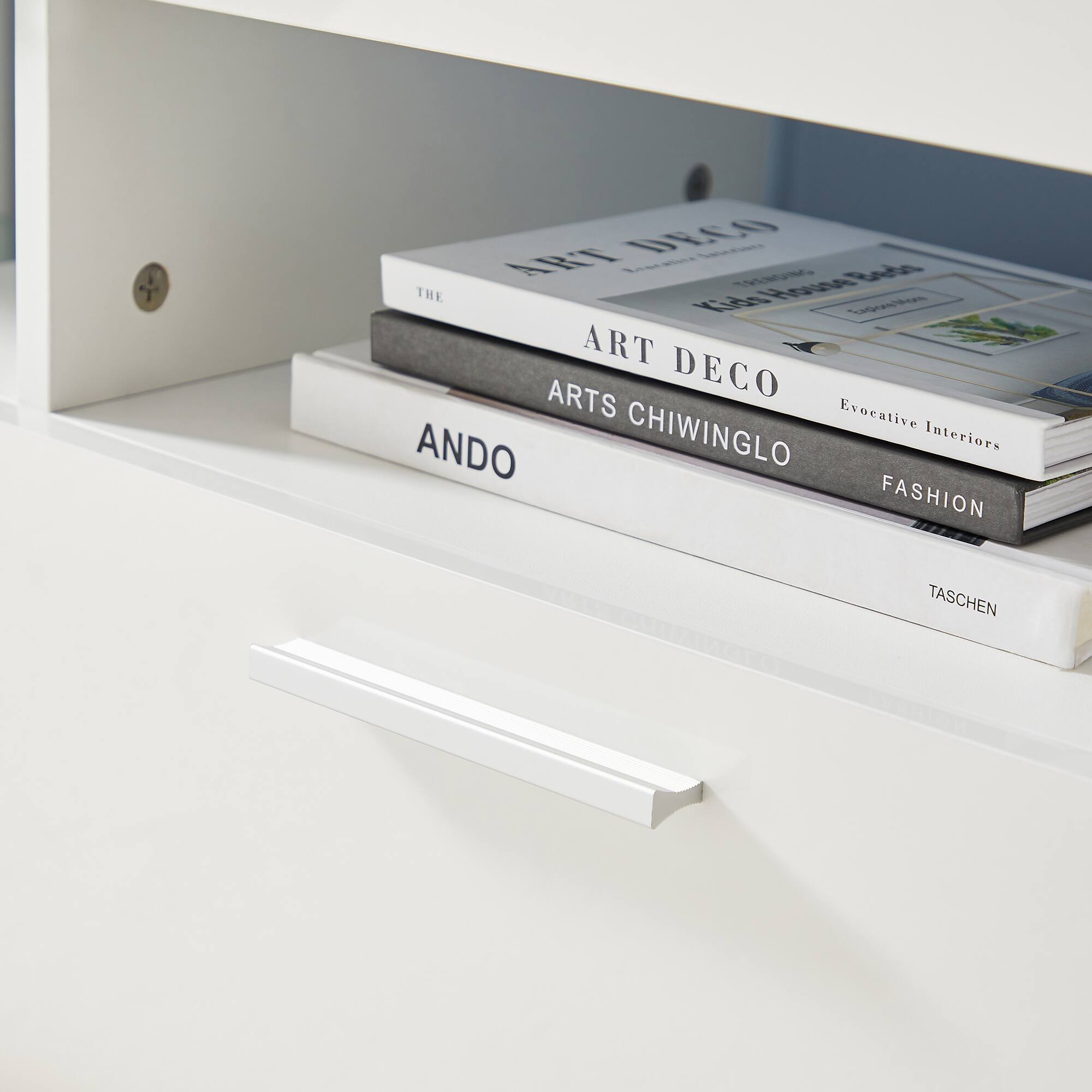 ART DECO  
Evocative Interiors  

ARTS CHIWINGLO  
FASHION  

ANDO  

TASCHEN