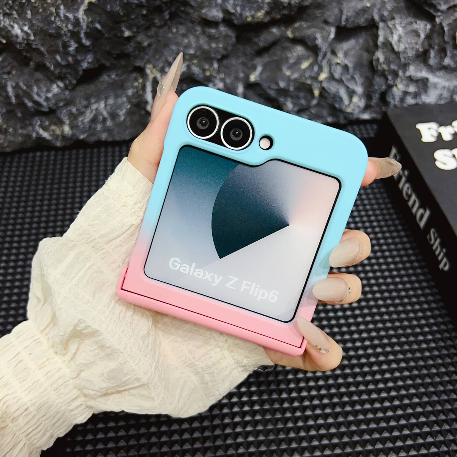 Galaxy Z Flip6  
Friend Ship