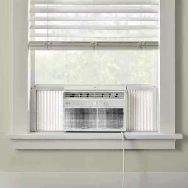 Front. Vissani - VISSANI 5,000 BTU 115-VOLT WINDOW AIR CONDITIONER, WHITE - WHITE.