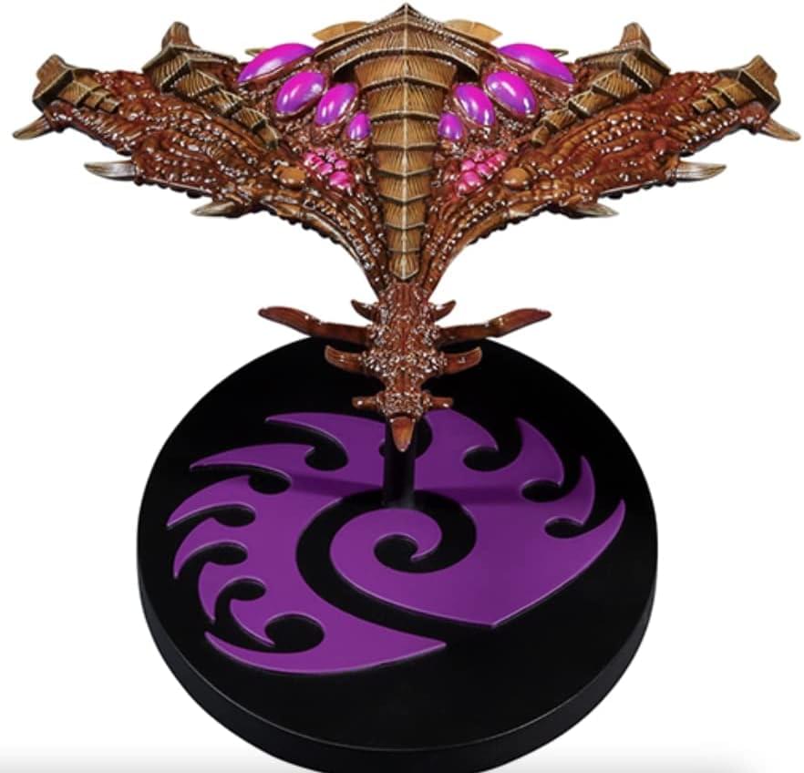 Alt View 10. Dark Horse Comics - StarCraft Zerg Brood Lord Replica - Gold.