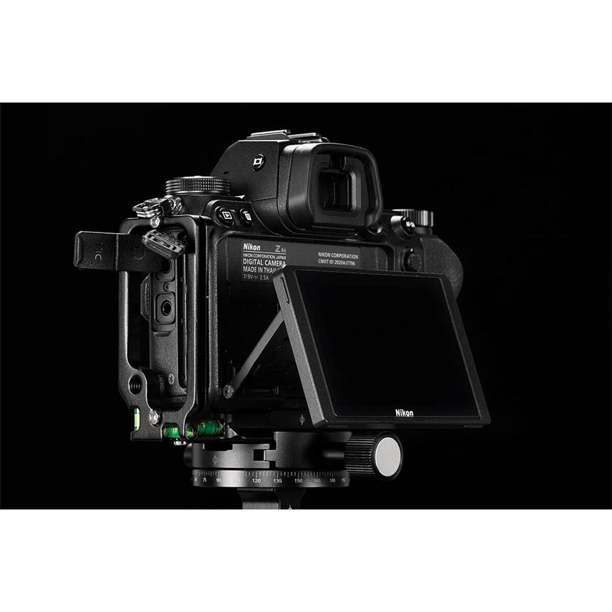 Nikon Z6 II
HIGH COMPACTION DIGITAL CAMERA
MADE IN THAILAND
NIKON CORPORATION
CMIT: 20204779
Nikon