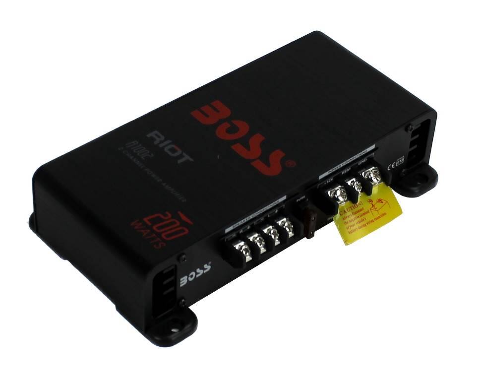 B100E RIOT 30S5 200 WATTS BOSS UTILITY

CE

200 WATTS

CAUTION