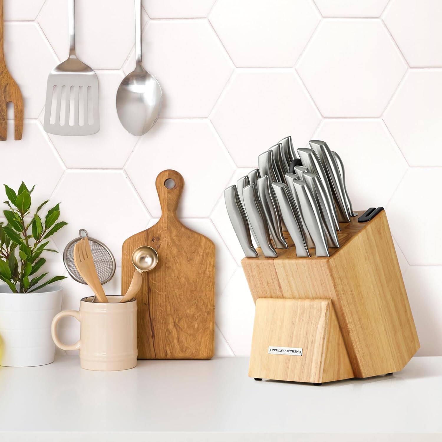 JULIA'S KITCHEN