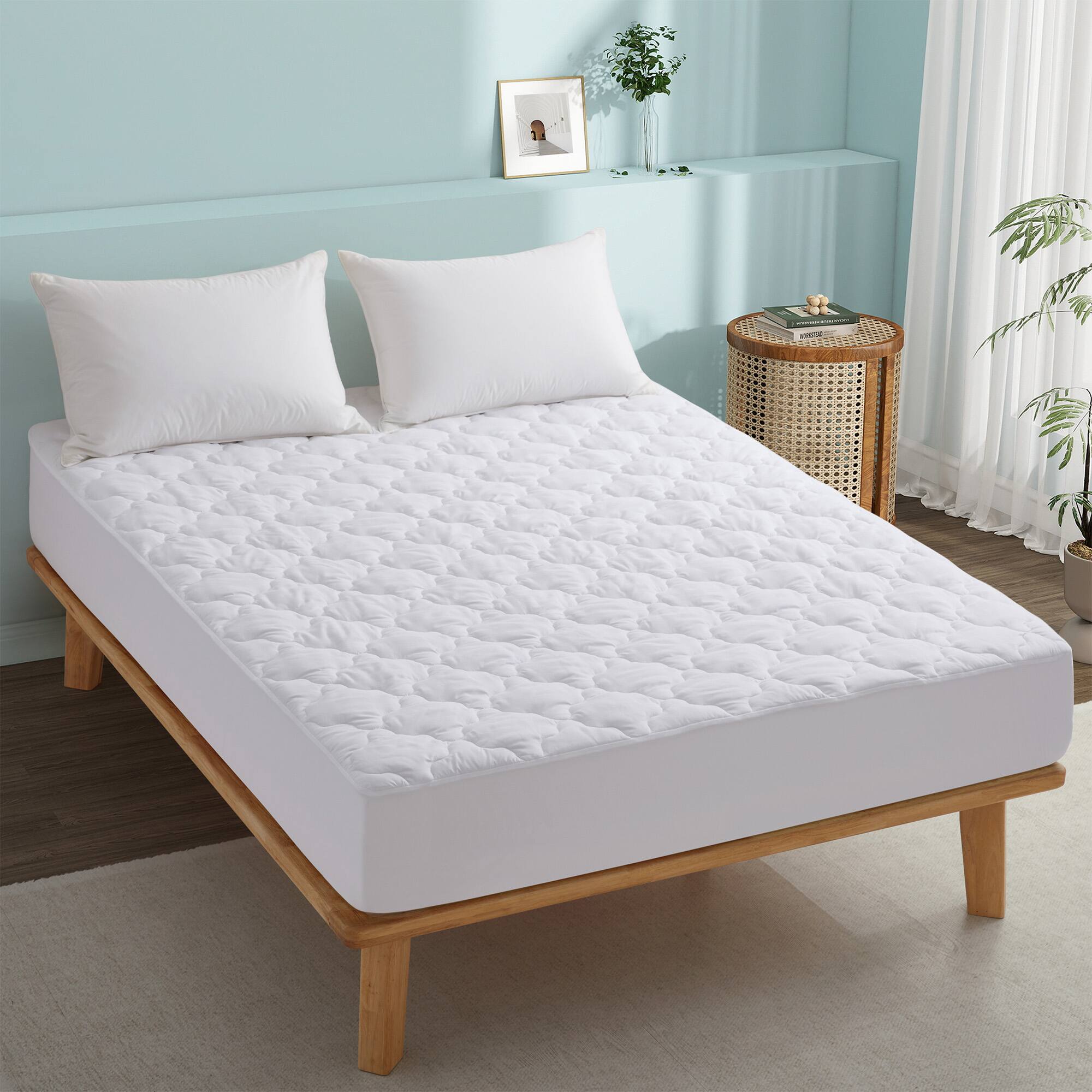 Angle. Peace Nest - Peace Nest Clover Quilted Moisture-Wicking Mattress Pad, King - White.