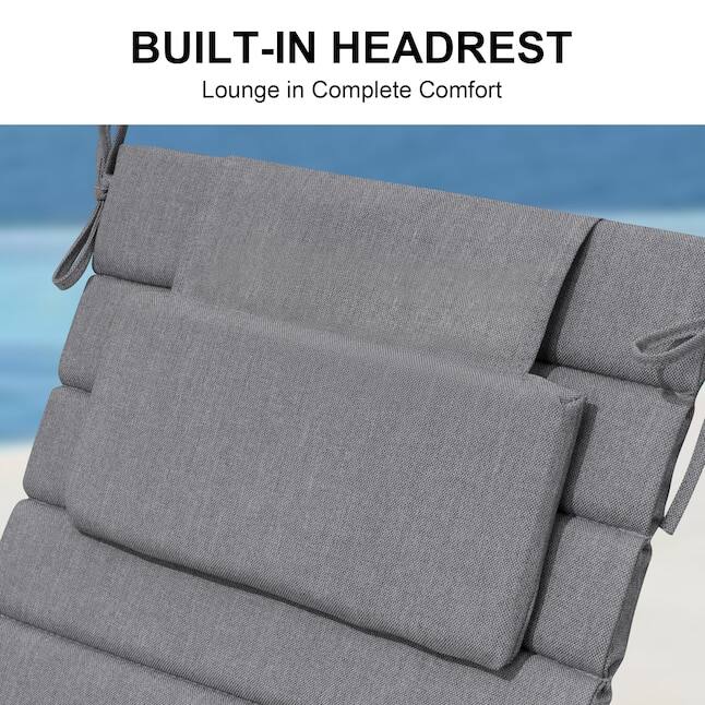 BUILT-IN HEADREST  
Lounge in Complete Comfort