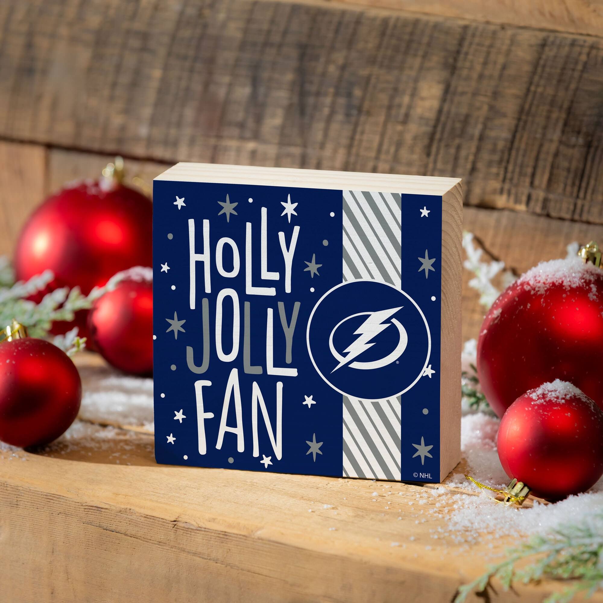 HOLLY JOLLY FAN  
© NHL