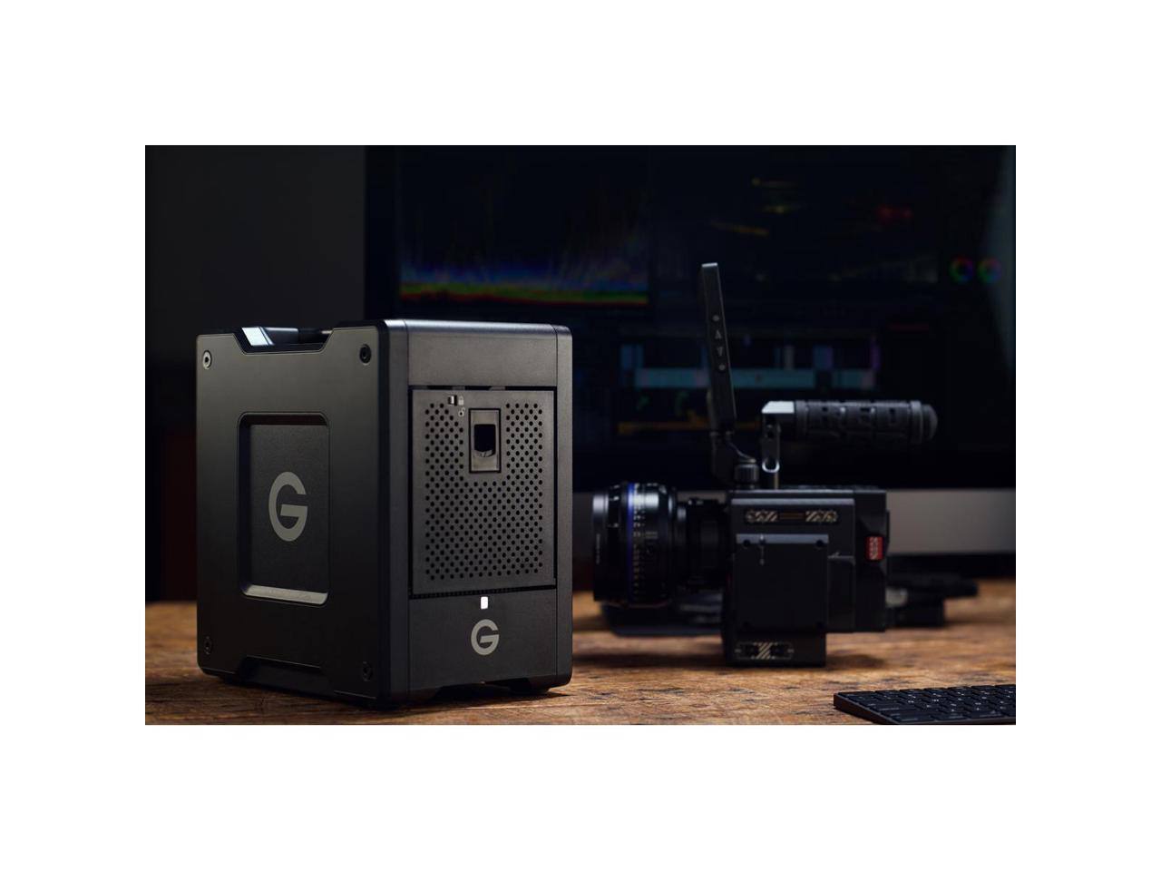 Alt View 4. SanDisk Professional - SanDisk Professional GRaid Shuttle 4 72TB Desktop Hard Drive - Black.