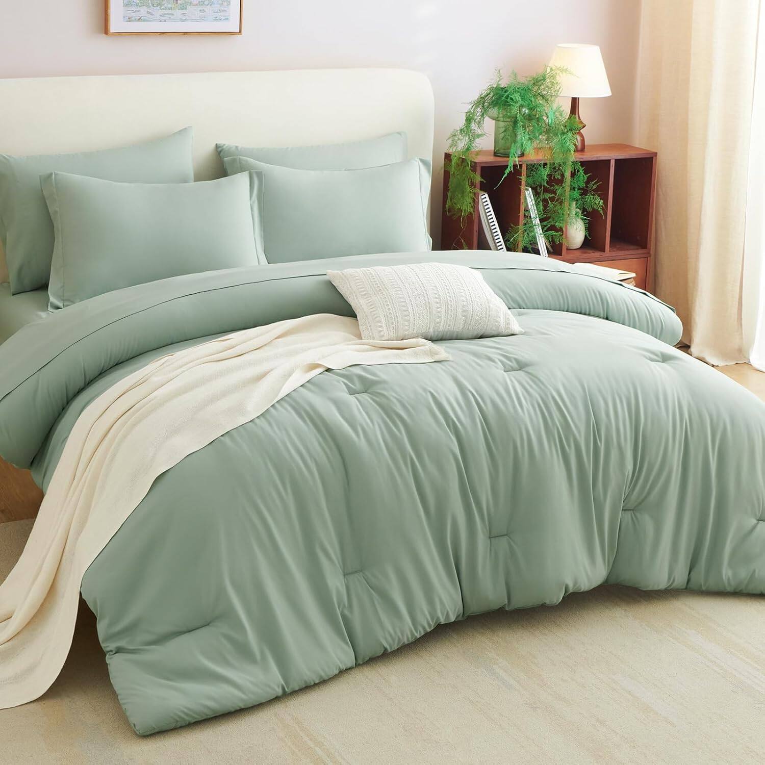Left. Dazzed Corner - Queen All Season Boho Style Sage Green Comforter Set 7 Pieces - Bed in a Bag | Includes Comforter, Sheets & Pillowcases - Sage Green.