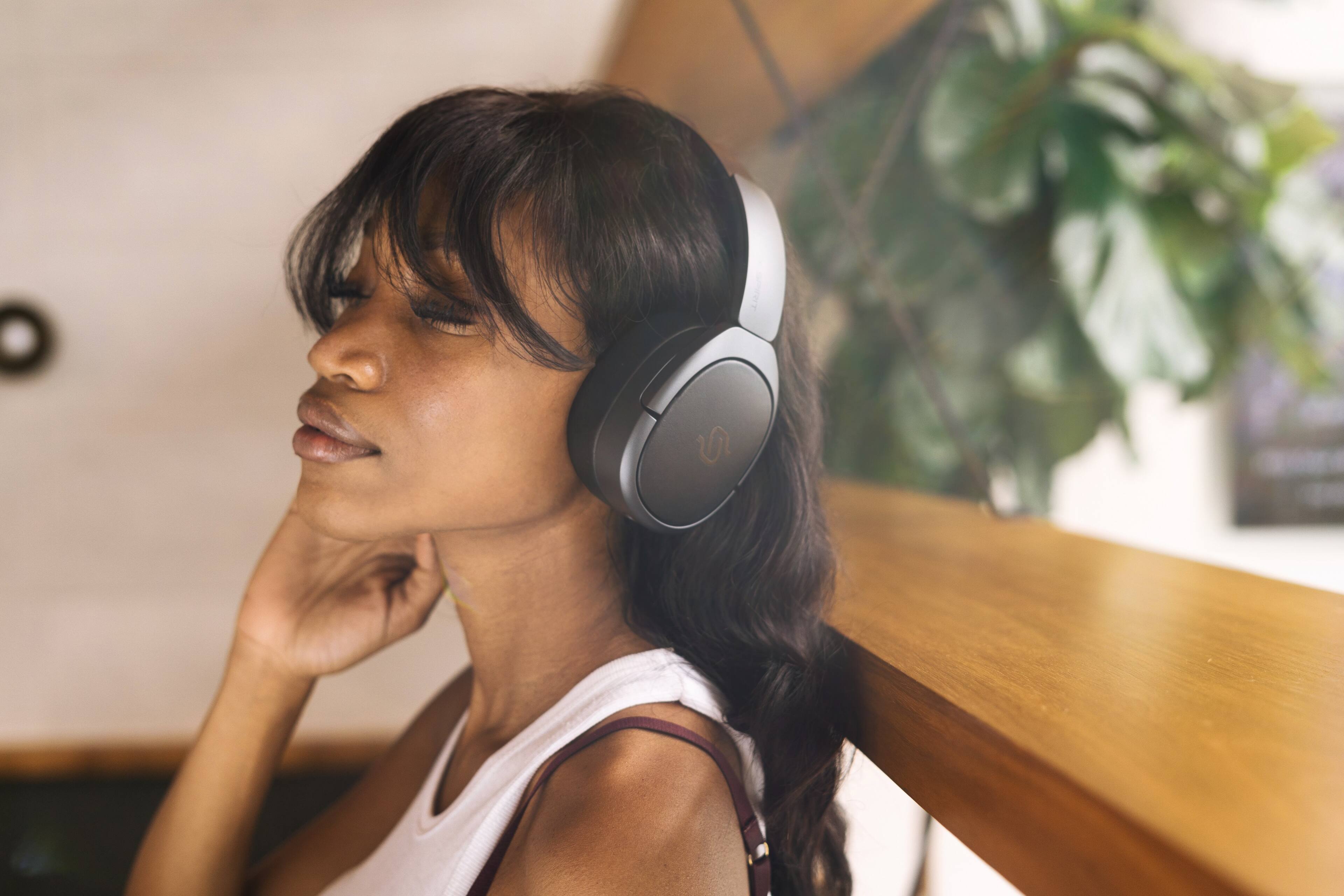 Alt View 2. Edifier - Stax Spirit S5 Wireless Planar Magnetic Over-Ear Headphones - Black.