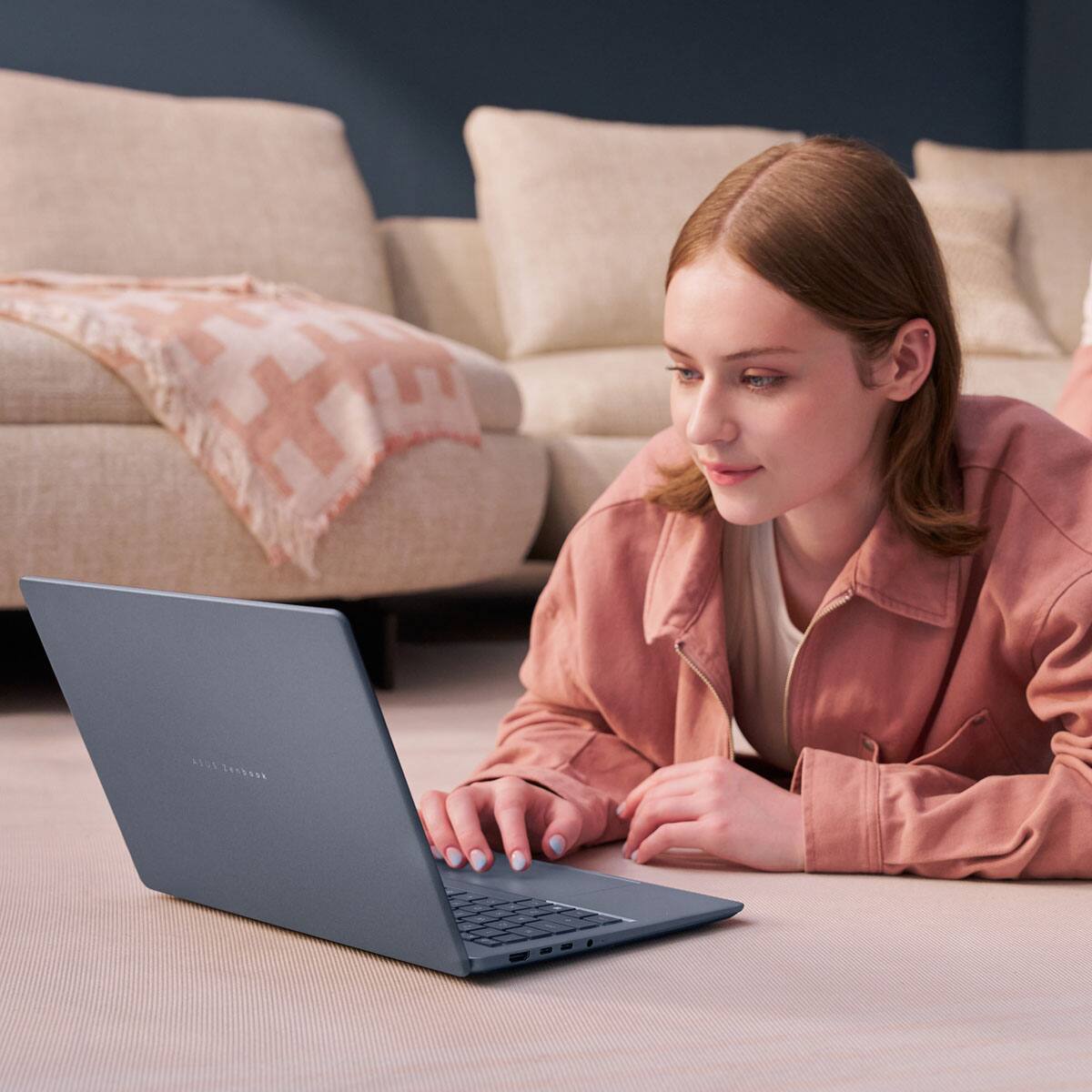 Alt View 12. ASUS - Zenbook 14 14" 2K OLED Laptop - Snapdragon X1-26-100 (2026) - 8GB Memory - 256GB Storage - Arctic Blue.