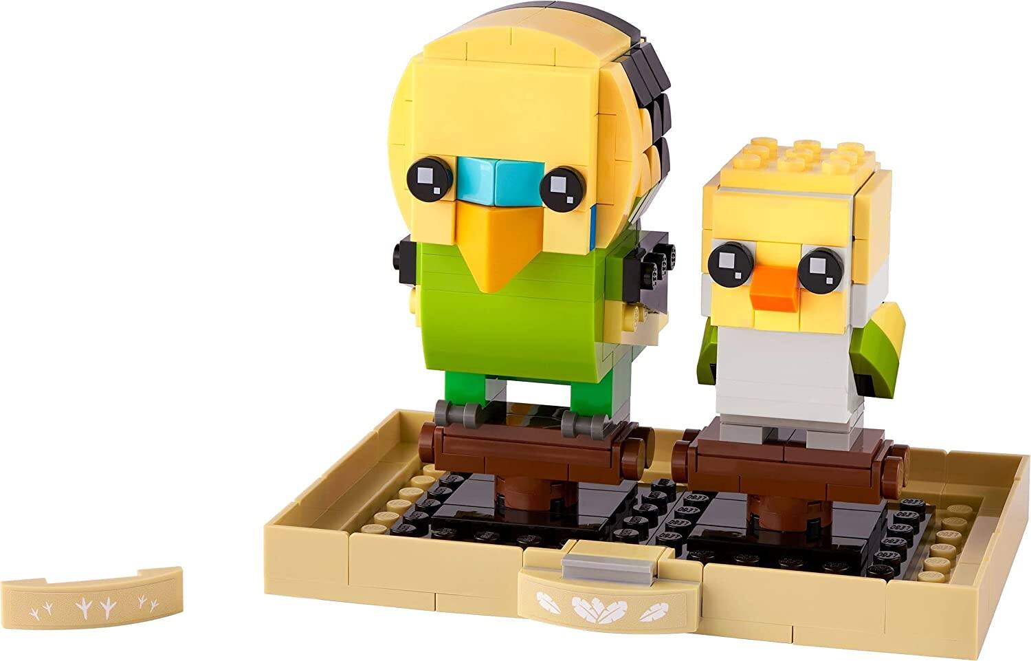 Alt View 1. LEGO - LEGO BrickHeadz: Pets - Budgie - 261 Piece Building Kit [LEGO, #40443].