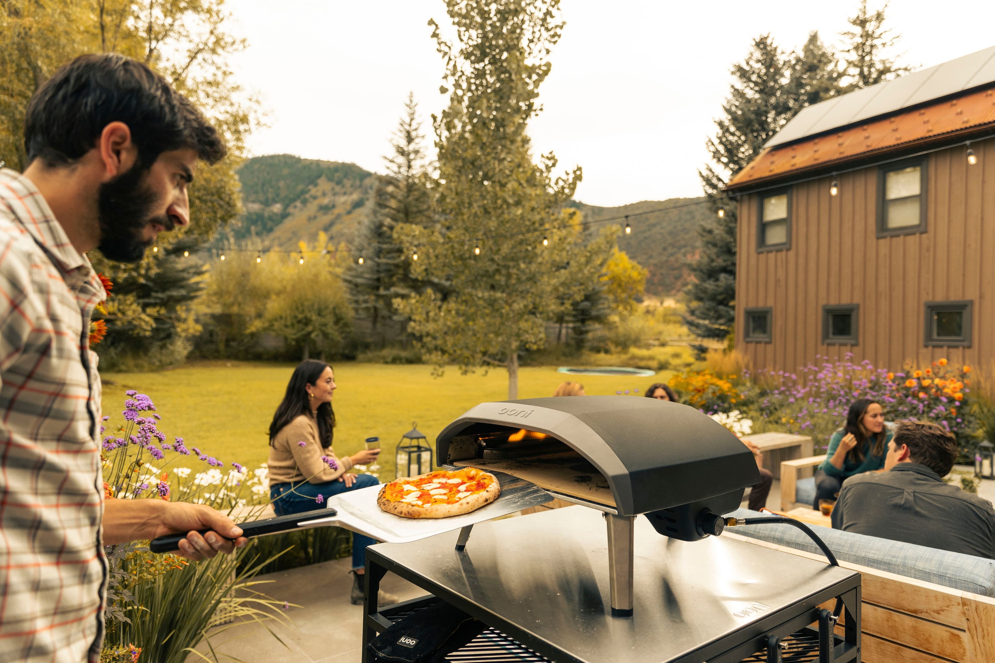 Alt View 26. Ooni - Koda 16 Gas-Powered Outdoor Pizza Oven - Black.