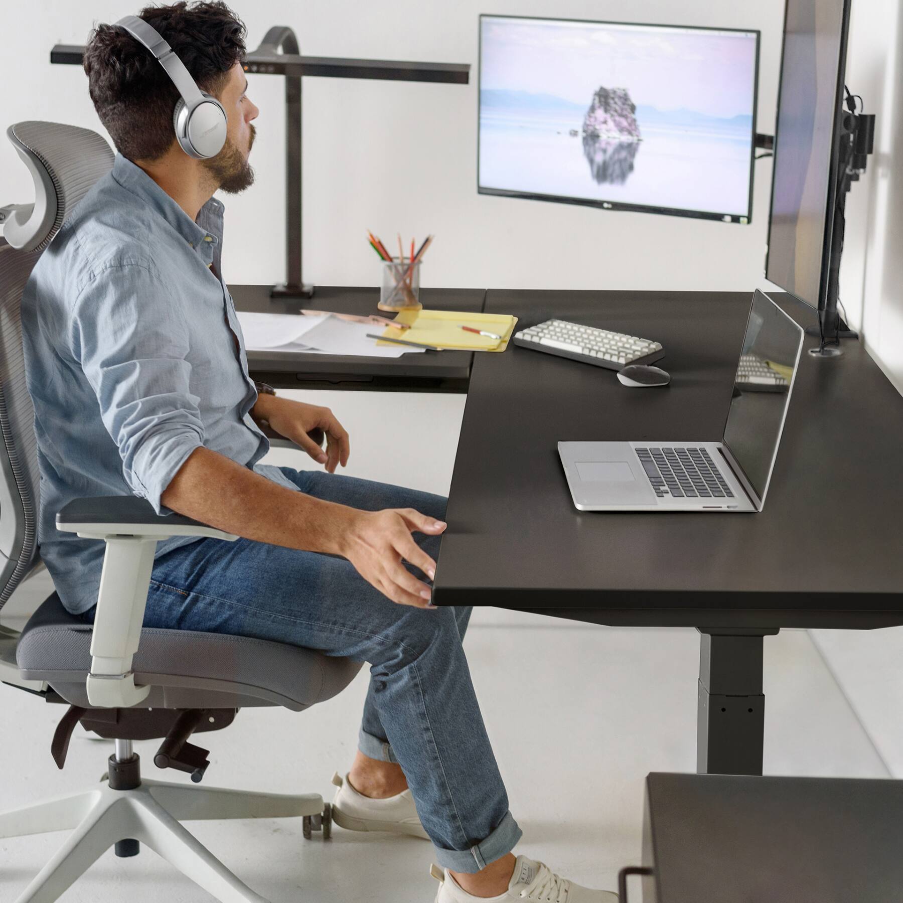 Alt View 2. Autonomous - Autonomous Desk 2 L-Shaped Standing Desk Triple Motor 77 x 64 - Black.