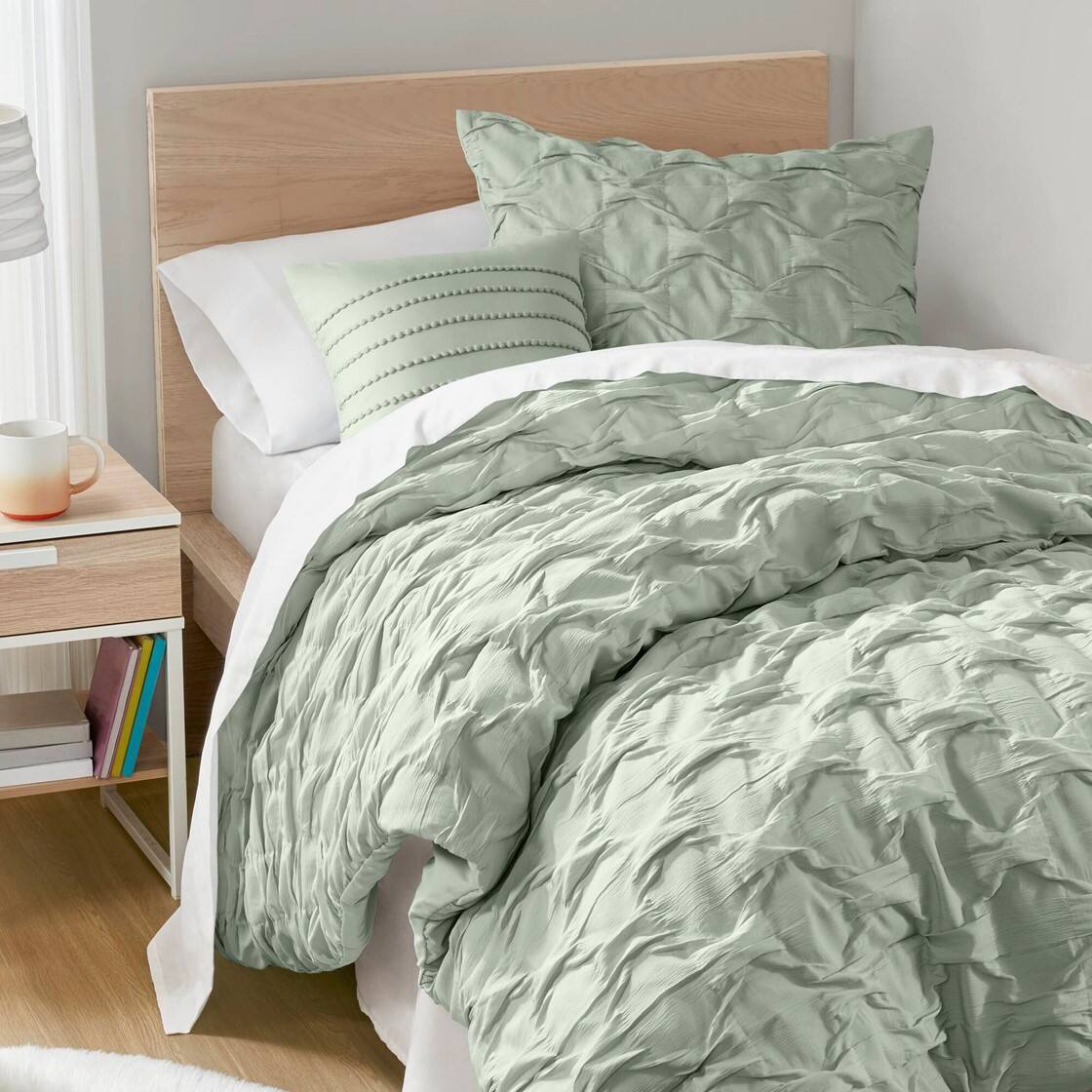 Alt View 2. Gracie Mills - Gracie Mills Blanca Comforter Set - Green.