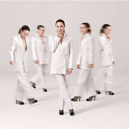 Front. Melanie C - Melanie C - COMPACT DISCS .