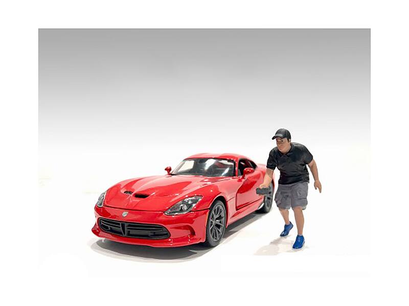 Left. American Diorama - "Figure24 Series 2" Figure 4 for 1/24 Scale Models by American Diorama - Multi.