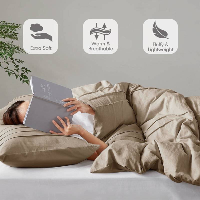 Extra Soft  
Warm & Breathable  
Fluffy & Lightweight