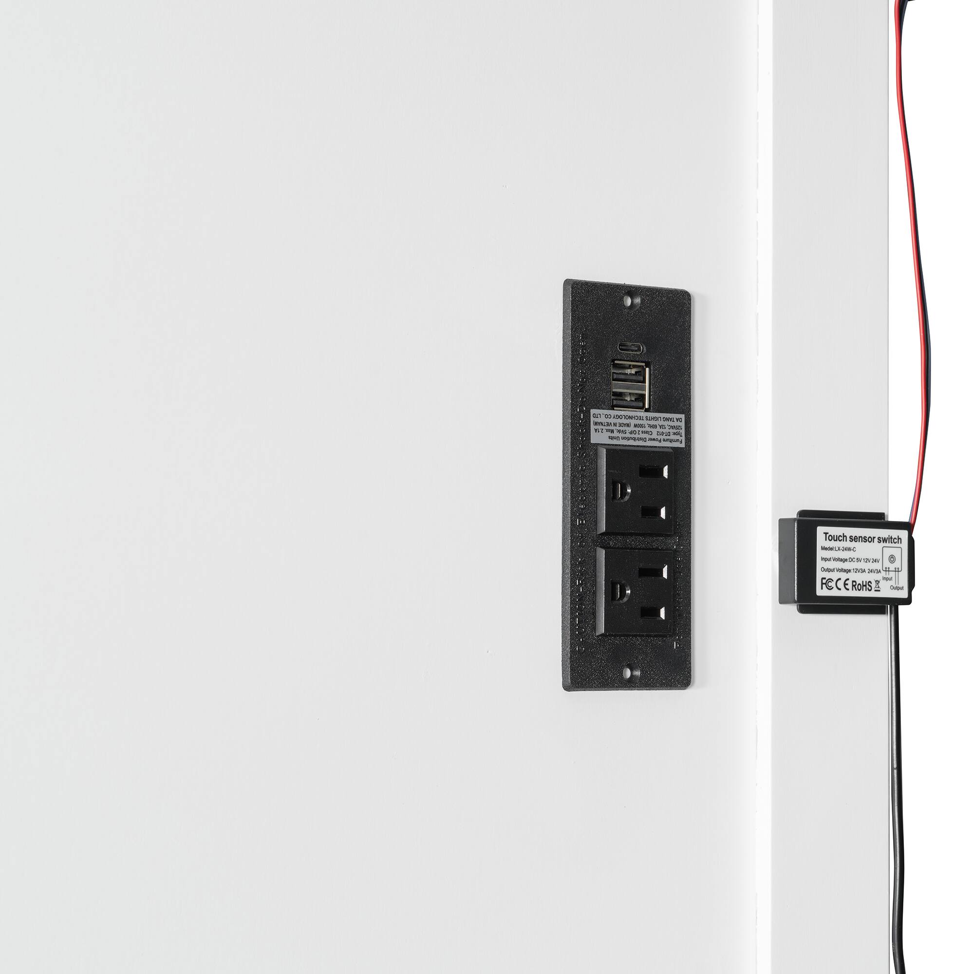 Touch sensor switch  
Input Voltage: DC 12V (10-24V)  
Output Voltage: DC 12V (10-24V)  
PE CE RoHS