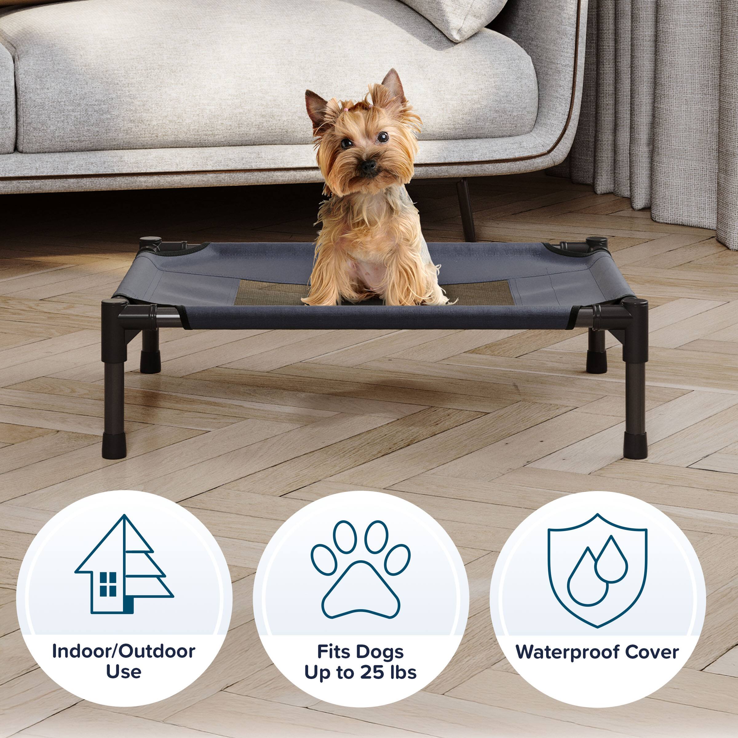 Indoor/Outdoor Use  
Fits Dogs Up to 25 lbs  
Waterproof Cover