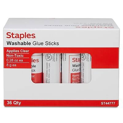 Staples  
Washable Glue Sticks  

Applies Clear  
Non-Toxic  
0.28 oz ea  
8 g ea  

ASTM D4236  
CHOKING HAZARD - Small parts. Not for children under 3 years.  

36 Qty  
ST44777