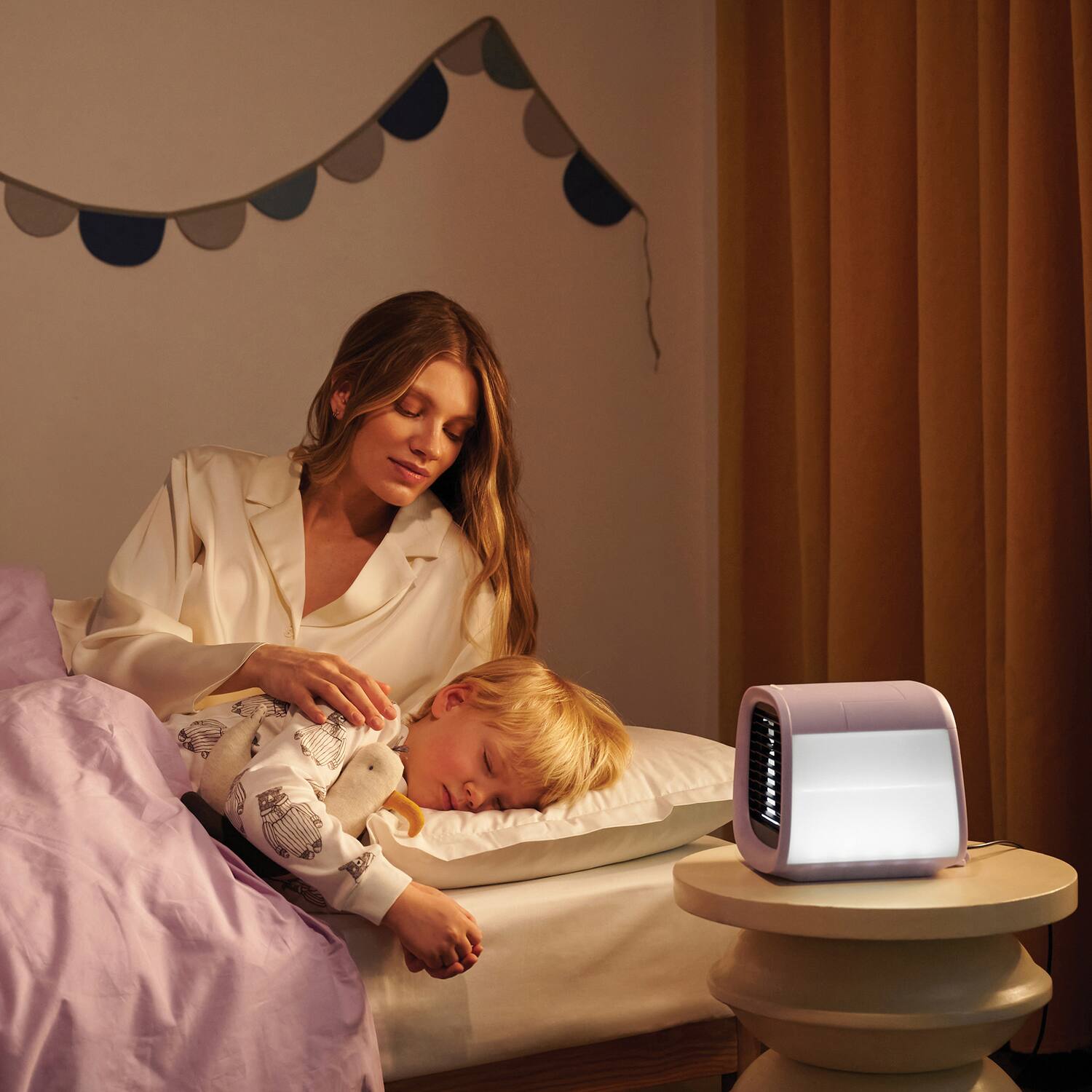 Left. Evapolar - evaCHILL Portable Personal Evaporative Air Cooler and Humidifier, 3 Speeds, 49.1 CFM, 7.5W, 59" Cord - Lavender.