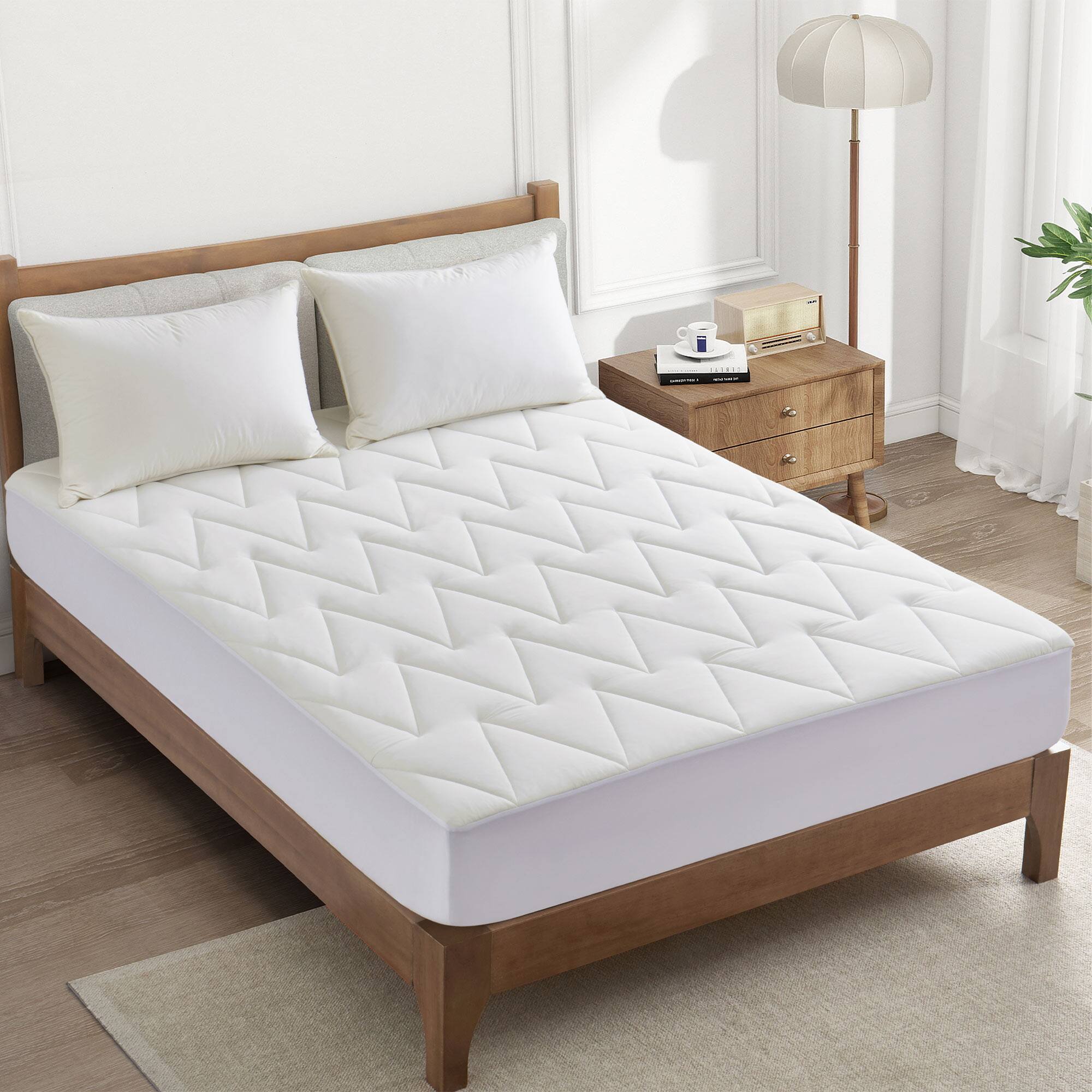 Left. Peace Nest - Peace Nest Soft Cooling Waterproof Quilted Mattress Pad with Elastic Deep Pocket, Zigzag, Queen - Zigzag.