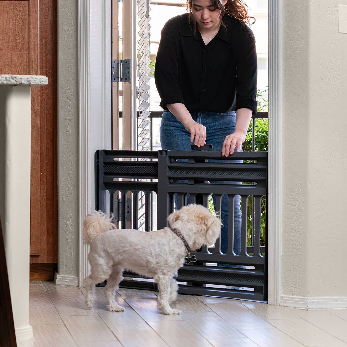 Alt View 2. IRIS USA - IRIS USA 24"-39" Portable Plastic Expandable Pet Gate, Adjustable Pet Barrier, 25" Tall.