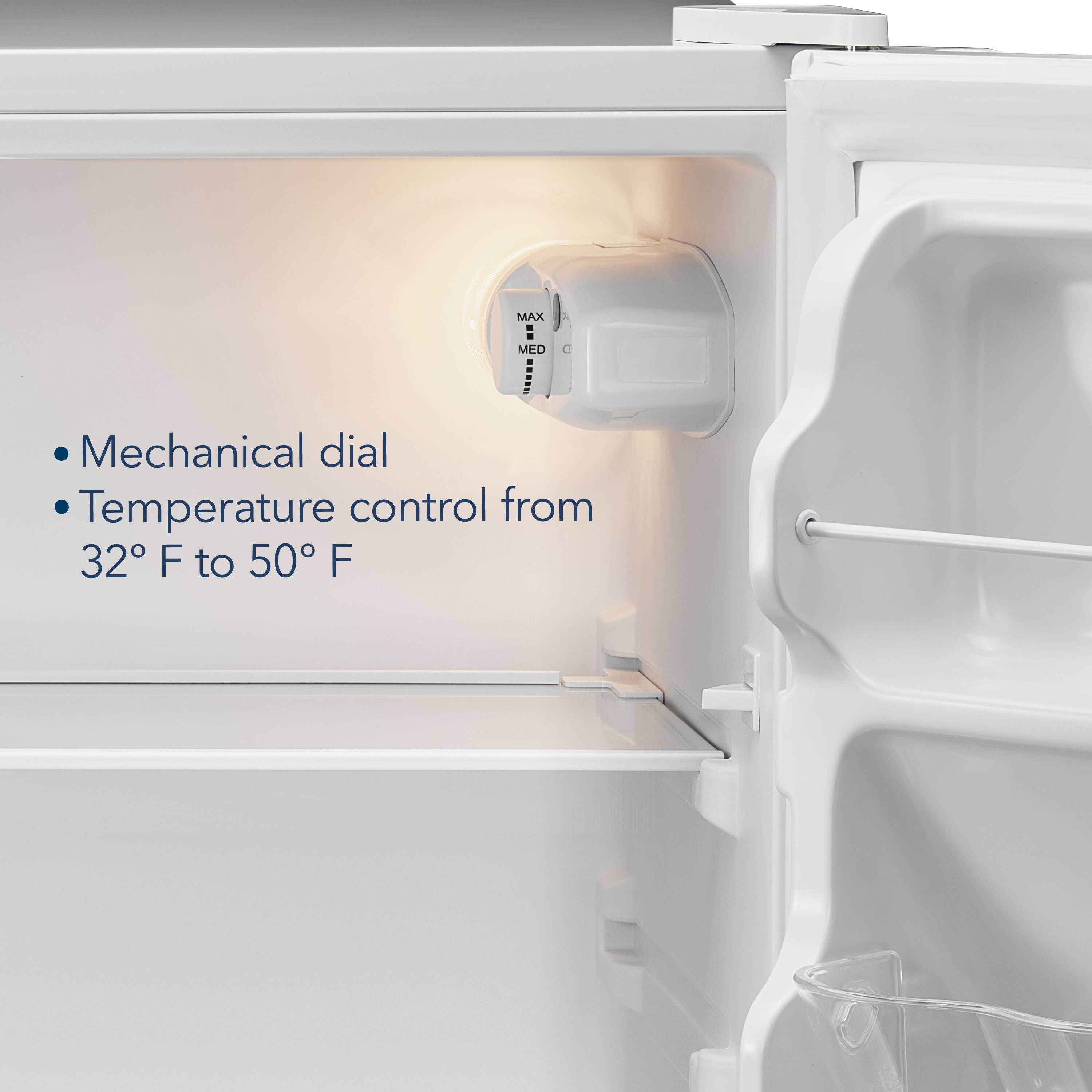 - Mechanical dial
- Temperature control from 32°F to 50°F