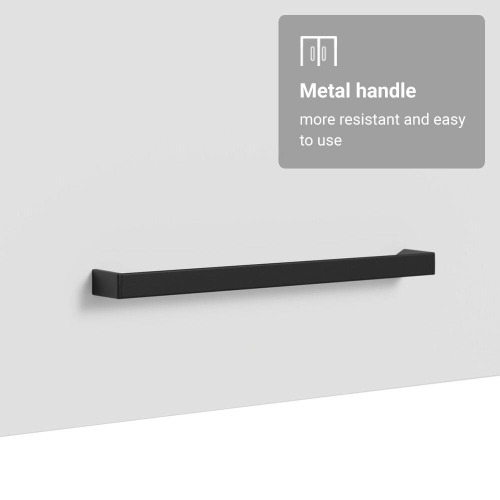 Metal handle  
more resistant and easy to use