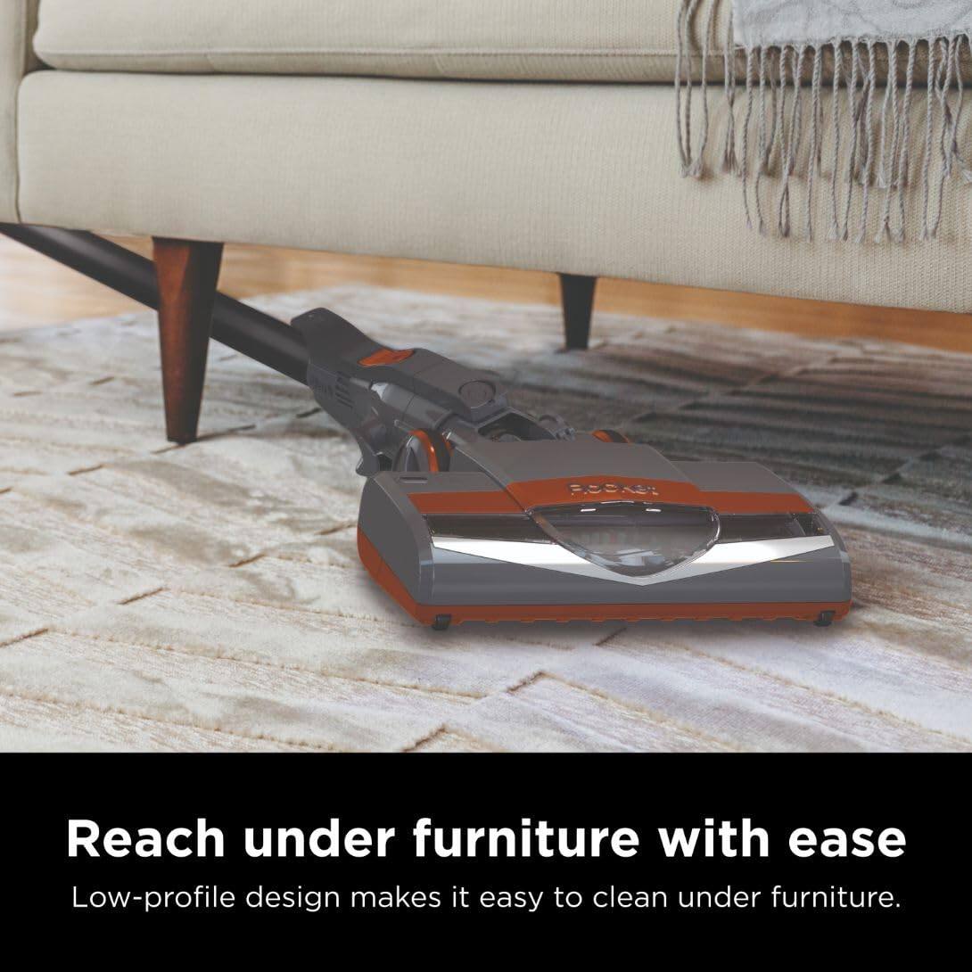 Reach under furniture with ease  
Low-profile design makes it easy to clean under furniture.