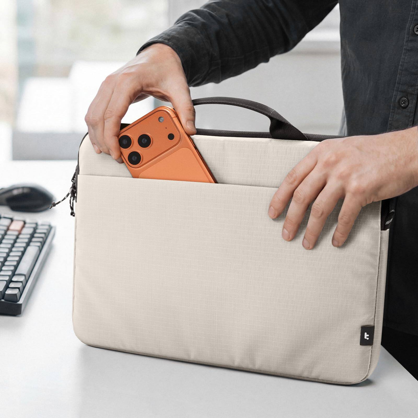 Alt View 6. tomtoc - Essence-A34 360° Protective Laptop Case Sleeve for 13-inch MacBook Air (A3449)/Pro/Neo(A18) M5/M4/M3/M2/M1 2026-2018 - Off-White.