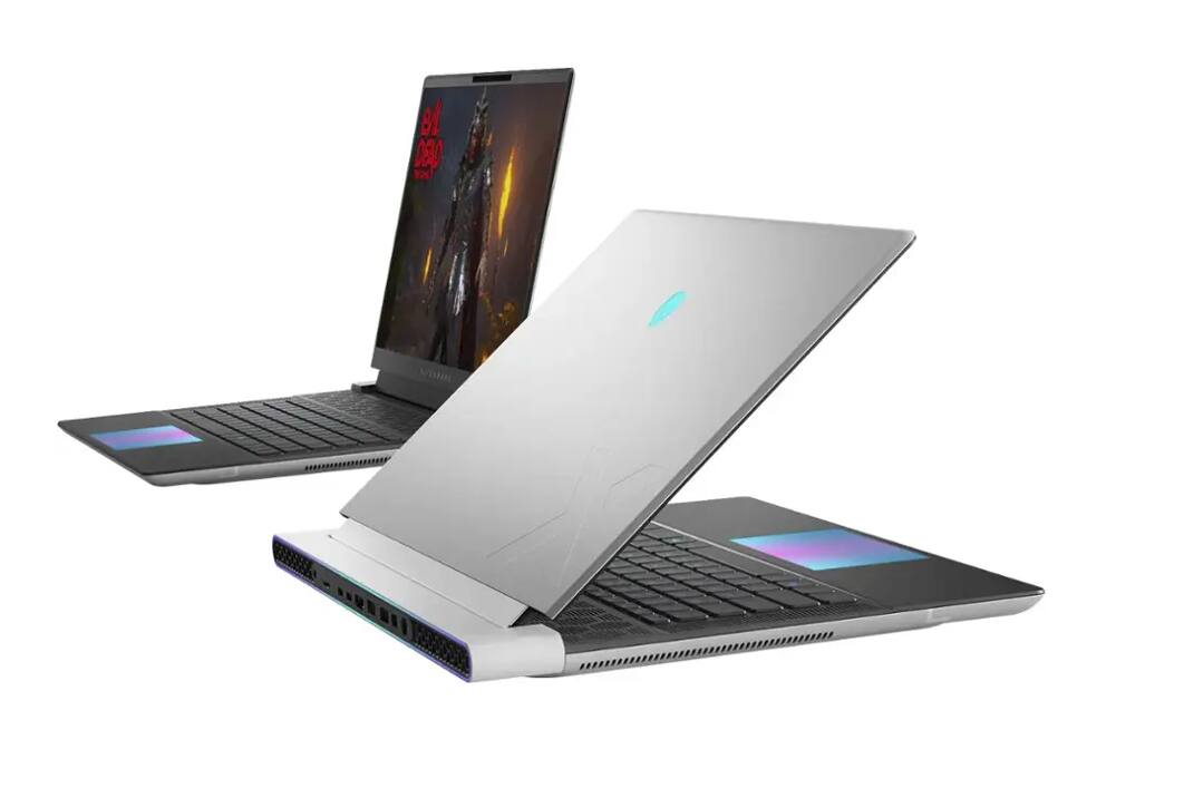 Alt View 3. Alienware - Alienware x16 R2 Gaming Laptop (Ultra 9-185H, 32GB, 1TB PCIe SSD, 16.0 WQXGA (2560x1600), RTX 4080, Win 11 Home) - Lunar Silver.