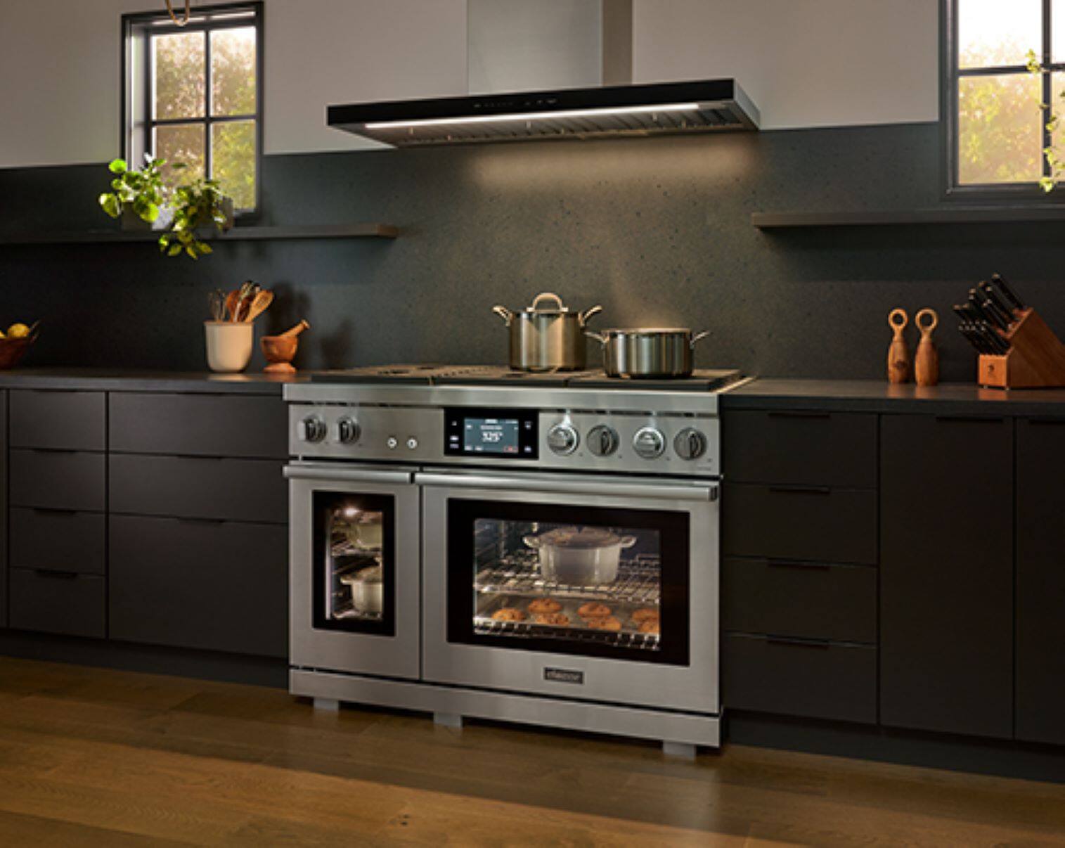 Alt View 25. Dacor - Transitional 7.7 Cu. Ft. Slide-In Gas Four-Part Pure Convection Range with Self-Cleaning and SimmerSear Burners - Silver Stainless Steel.