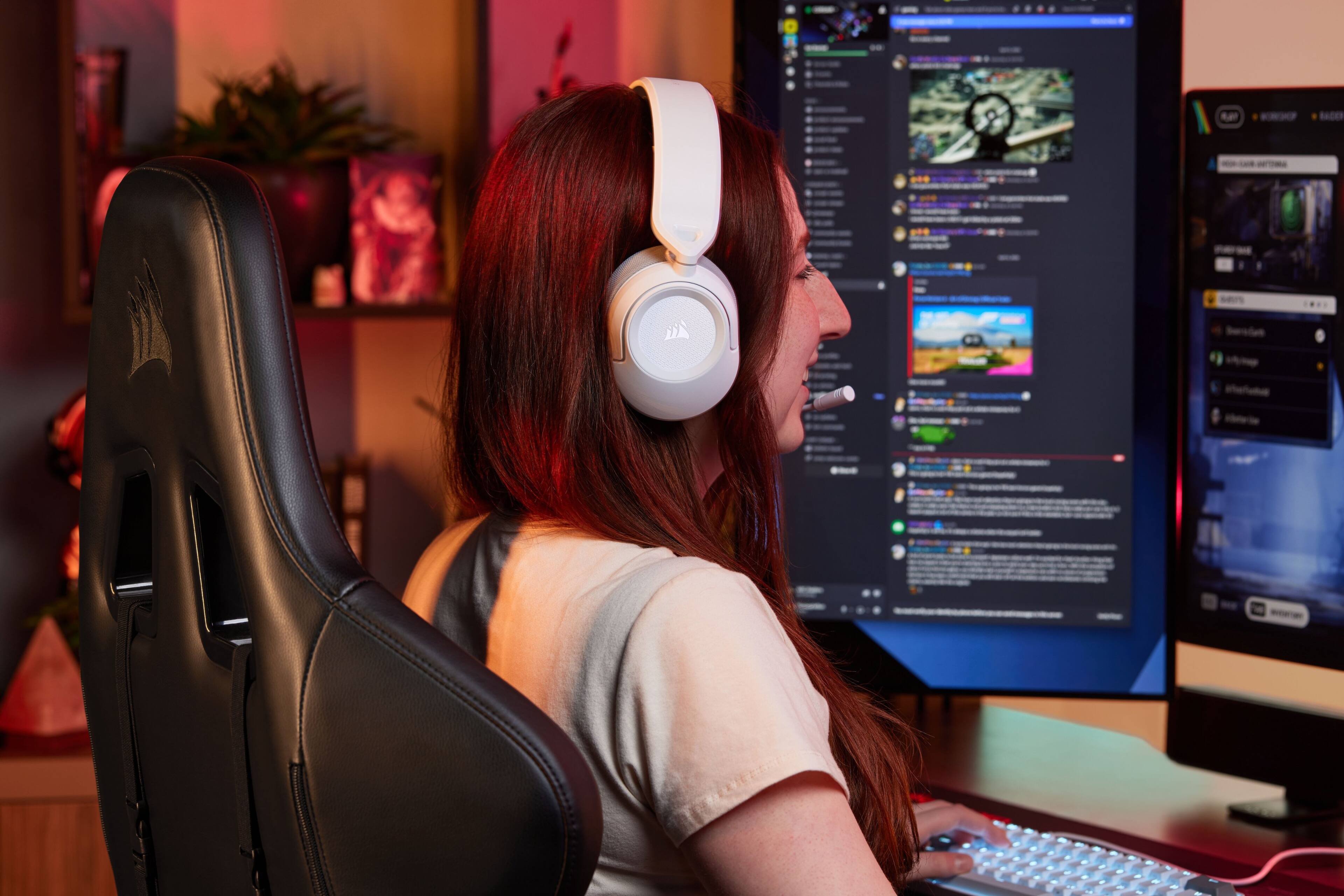 Alt View 13. CORSAIR - HS35 v3 Wireless Over-the-Ear Gaming Headset for PC,PS5,PS4, Nintendo Switch and Mobile - White.