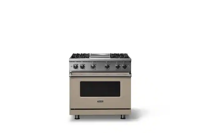 Front. Viking - 5.1 Cu. Ft. 36"W Freestanding LP Gas Sealed 4 Burner Range with Griddle - Nantucket.