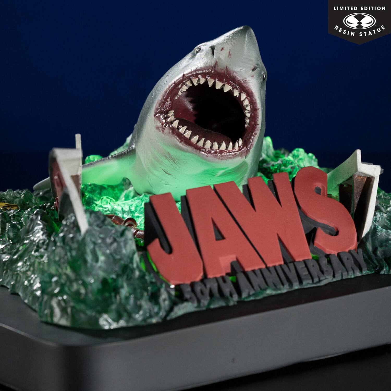 LIMITED EDITION RESIN STATUE  
JAWS 50TH ANNIVERSARY