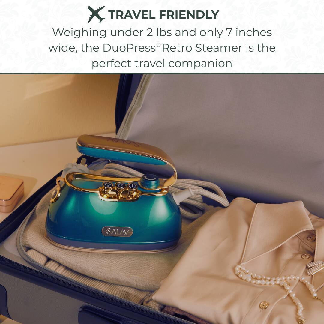 TRAVEL FRIENDLY  
Weighing under 2 lbs and only 7 inches wide, the DuoPress Retro Steamer is the perfect travel companion.