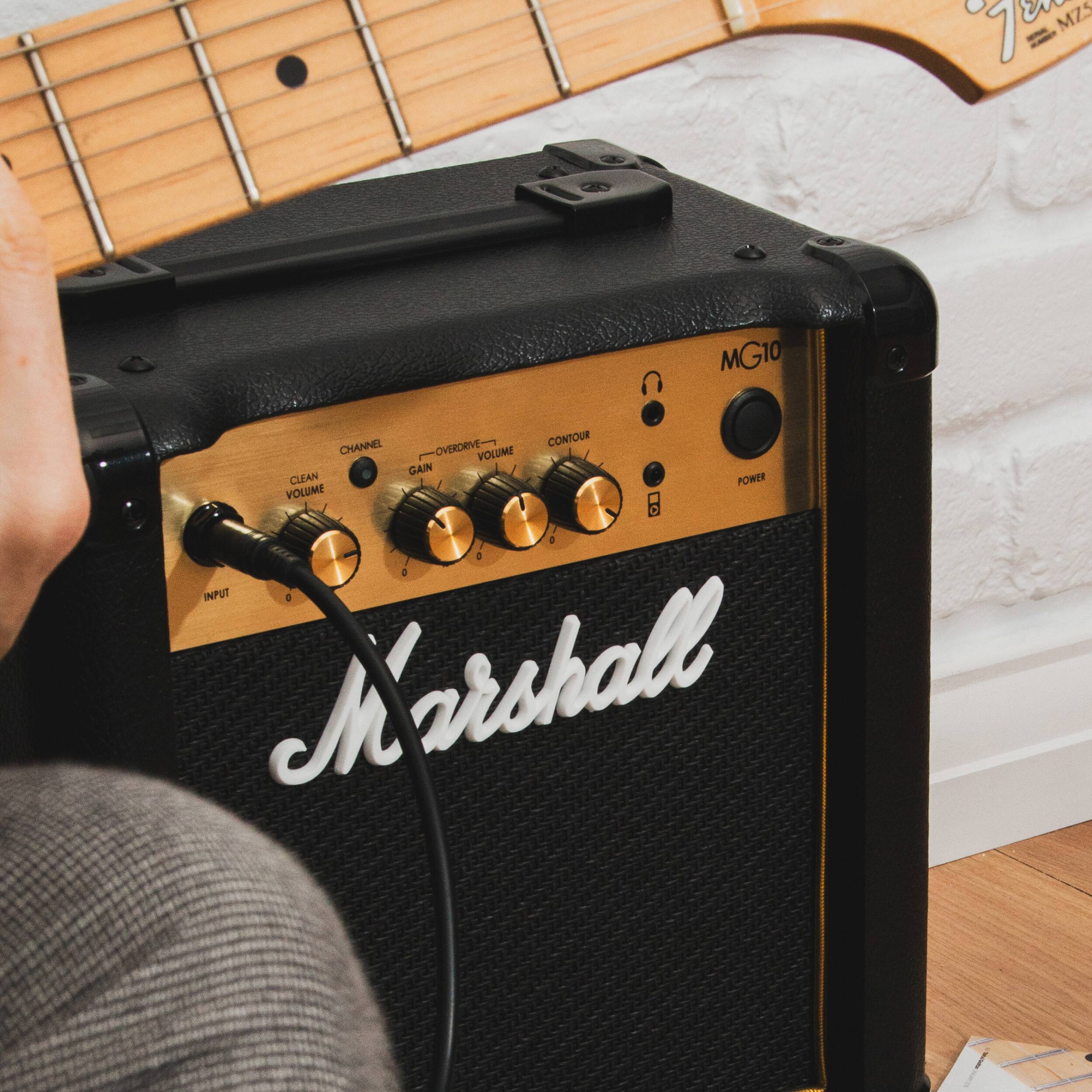 MZS = MG10 M CHANNEL CONTOUR OVERDRIVE VOLUME GAIN CLEAN POWER VOLUME o d 4 INPUT d M'arshall