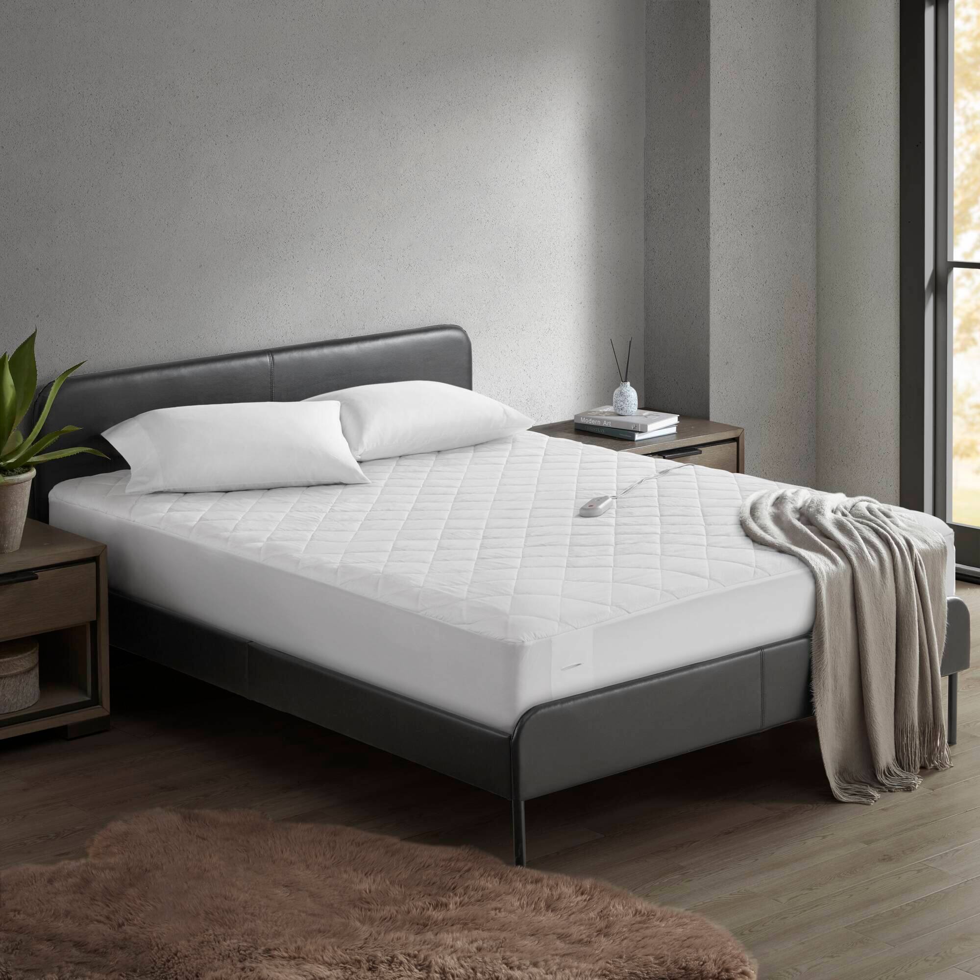 Front. TinyHomie - 1 PCS King Heated Mattress Pad White - White.