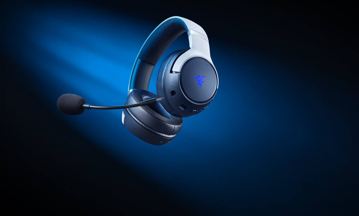 Alt View 13. Razer - Kaira Pro HyperSense Wireless Gaming Headset for PS5, PS4, PC, and Switch - White.