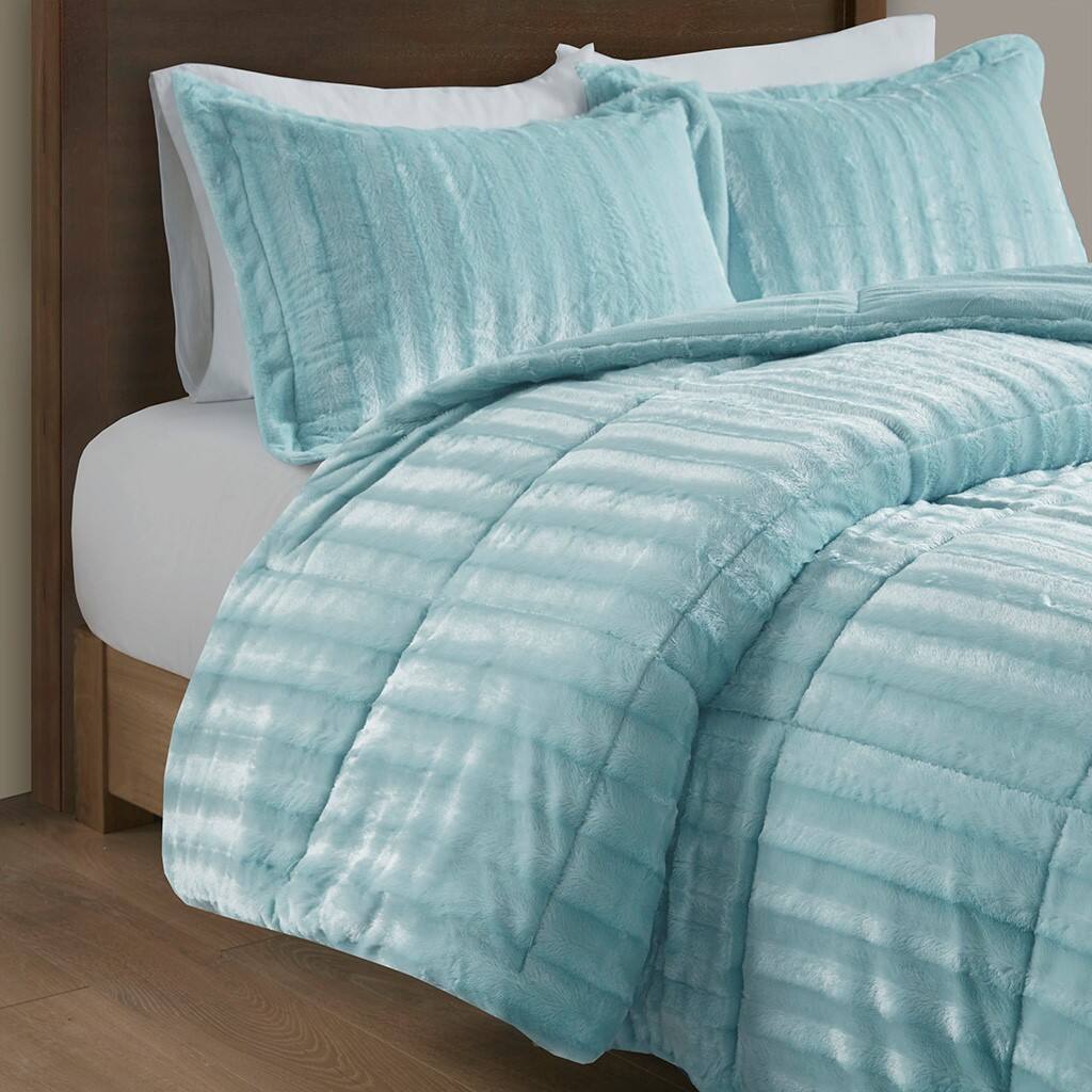 Alt View 1. Gracie Mills - Gracie Mills Wilfred Faux Fur Comforter Set - Aqua.