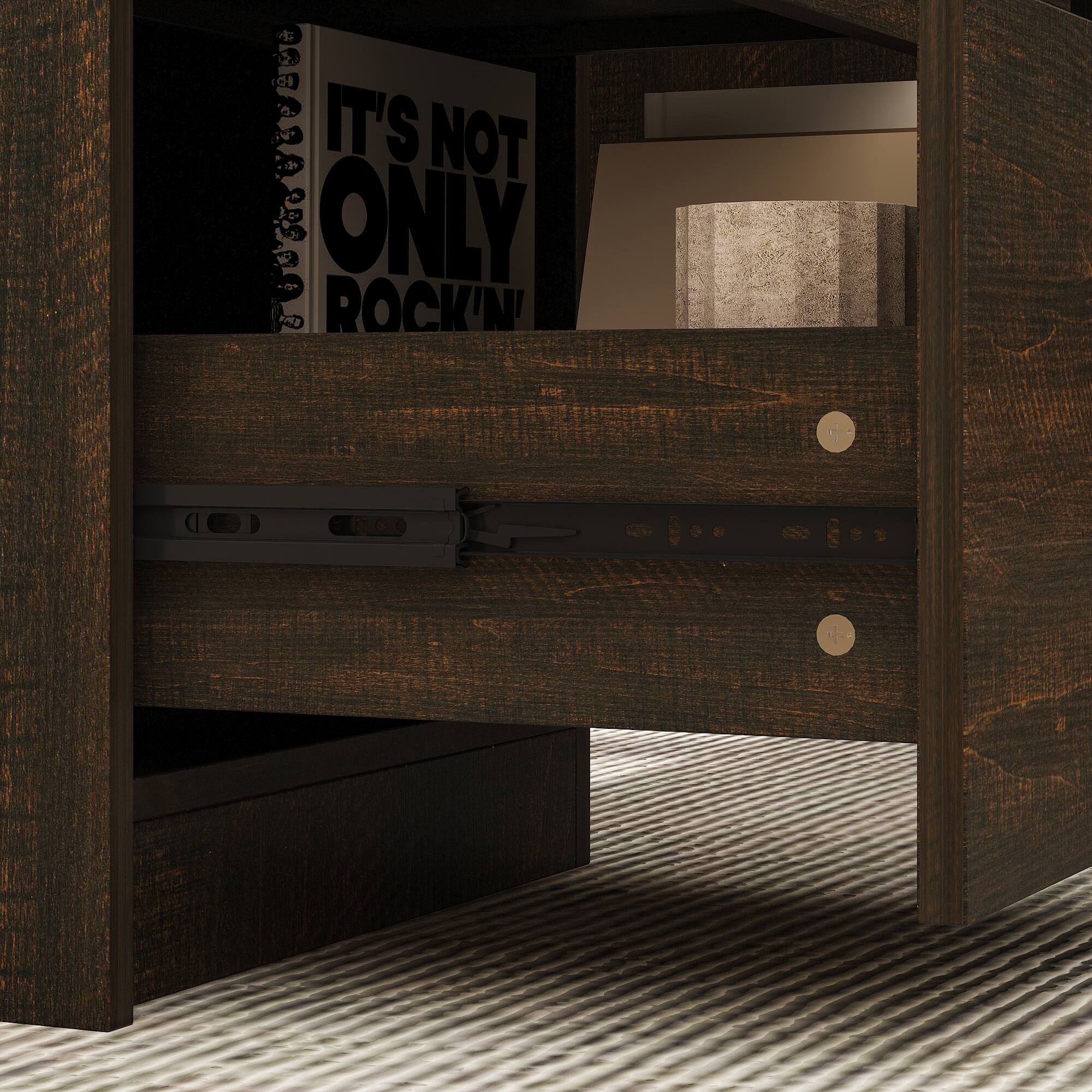 IT'S NOT ONLY ROCKIN!