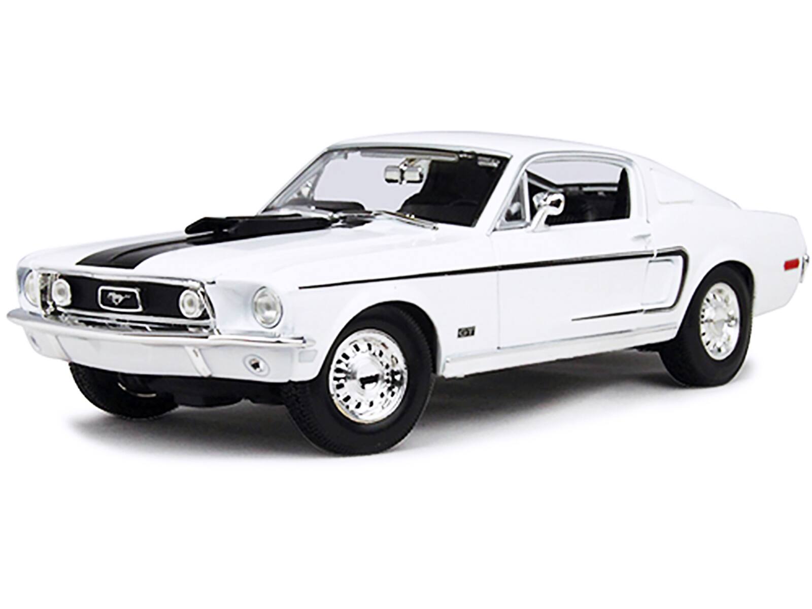 Angle. Maisto - 1968 Ford Mustang CJ Cobra Jet White 1/18 Diecast Model Car by Maisto - White.