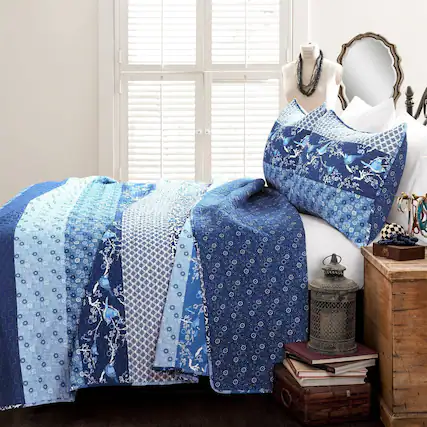 Front. Hivvago - King Size Blues Boho Reversible Lightweight Quilt Set - Blues.