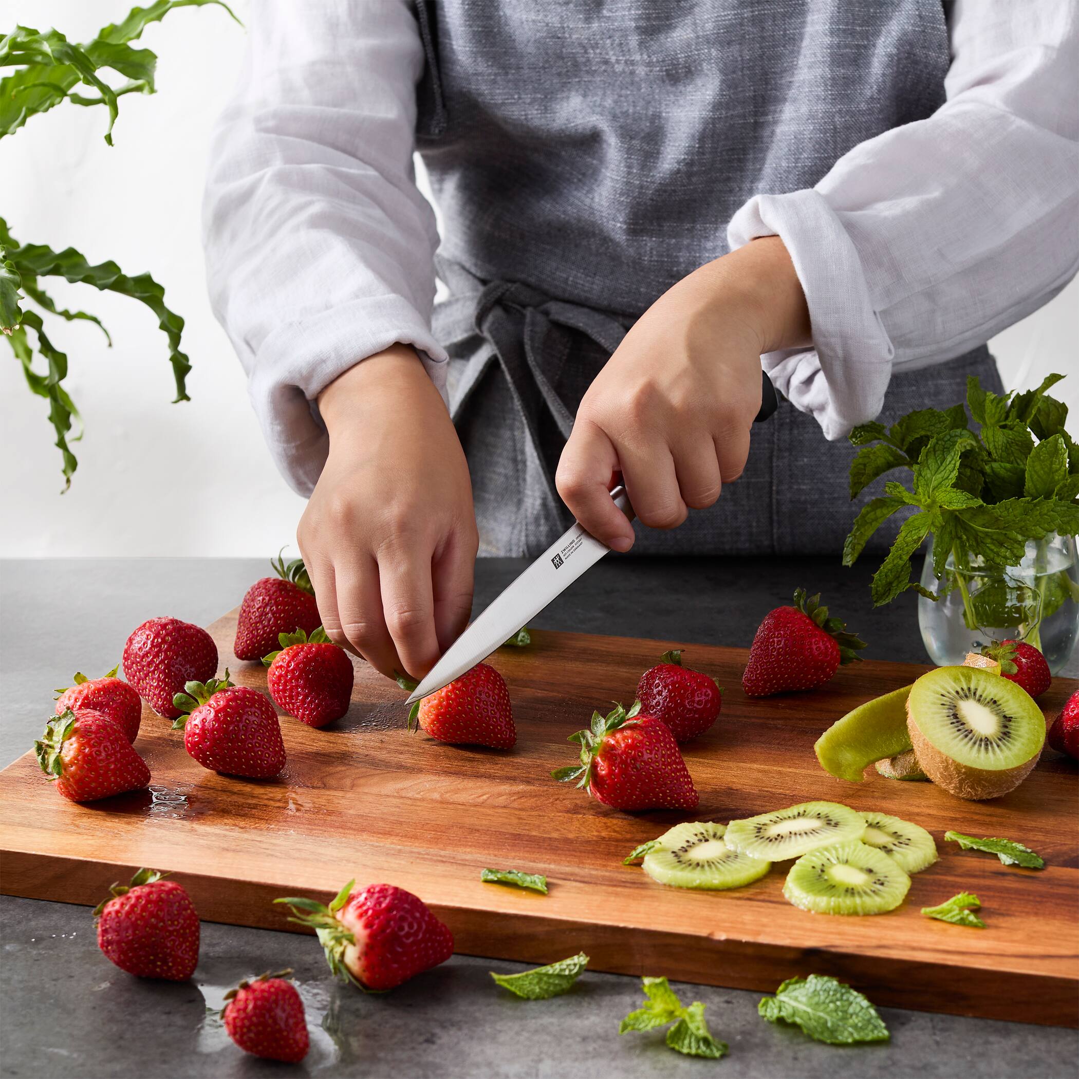 Alt View 2. ZWILLING - ZWILLING Four Star 5-inch Utility Knife - Stainless Steel.