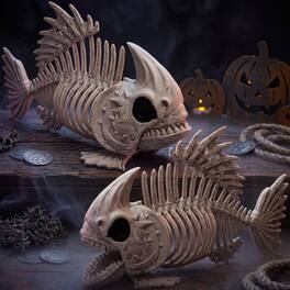 Joyfy - 2 PCS 9.5" Halloween Fish Skeleton Decorations Plastic Fish Bone Indoor Outdoor Decor Party Favors Haunted House Props - White