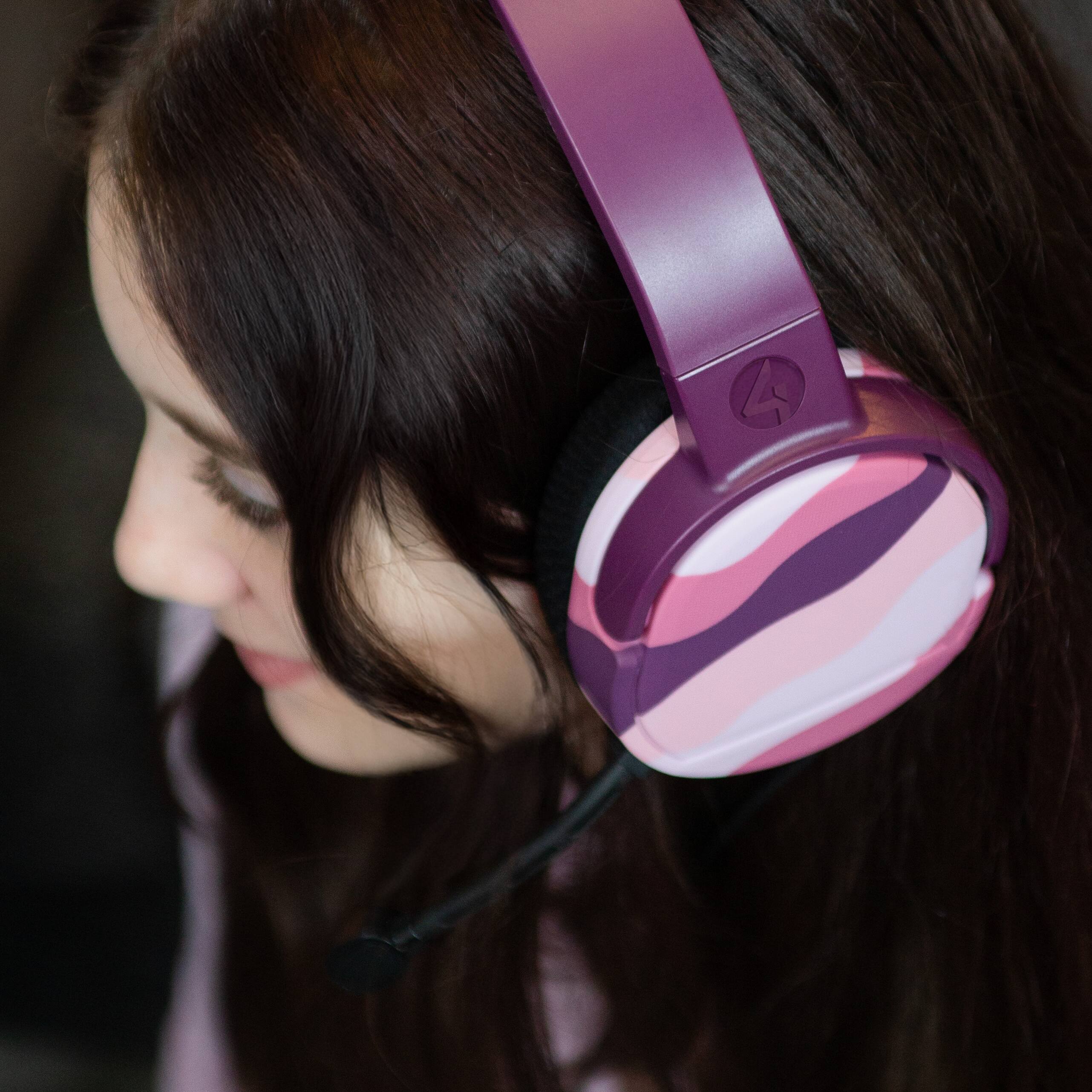 Alt View 4. 4Gamers - Panther Headset WAVE - PS4, PS5, Xbox One, Series S/X, Switch, PC, mobile - Pink.